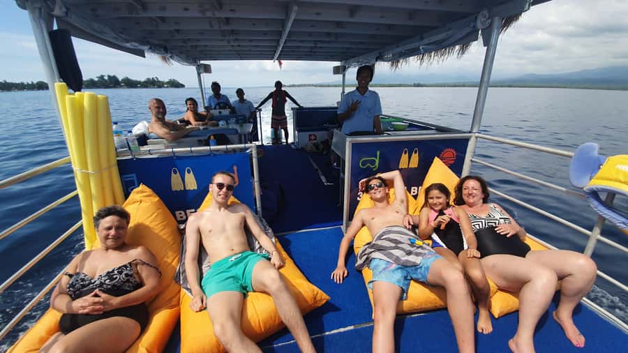 Gili Trawangan: 3-Gili Islands Snorkel Sunset Cruise w/ BBQ - Ocean 2 Cafe and Bungalows to your first water stop