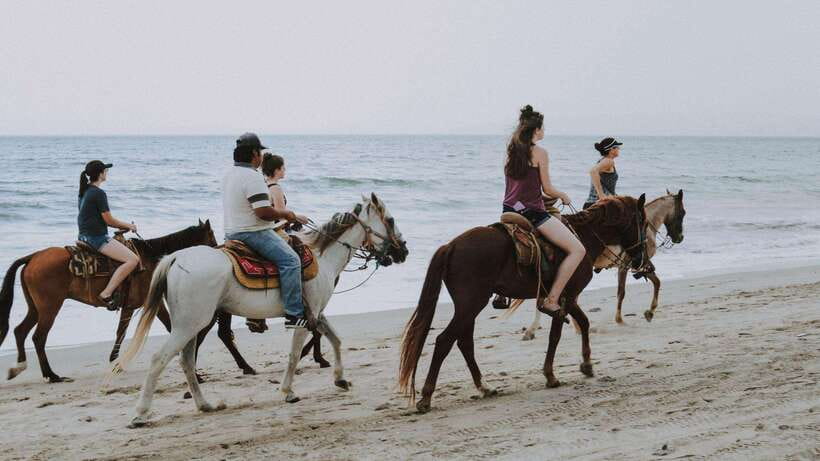 Gili Trawangan: Beach Horseback Riding with Pickup Hotel - Key points before you book
