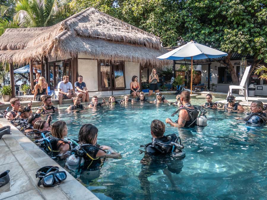 Gili Trawangan : Discovery Scuba Diving - The 5-Hour Schedule, Pool Skills to an Ocean Session