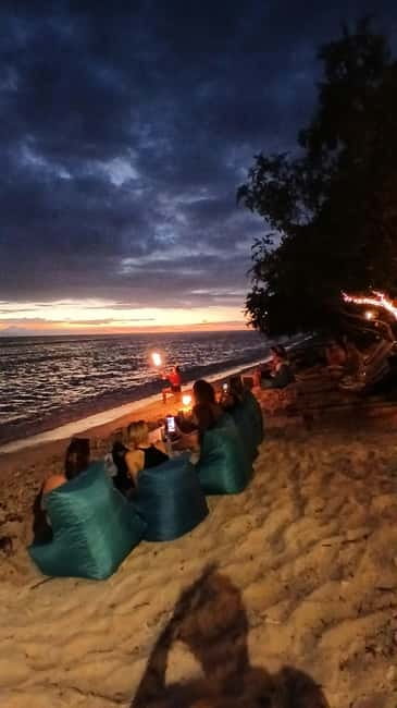 Gili Trawangan: Experience The Gili Fireshow with Cocktail - Finding The Gili Beach Bar, your sunset meeting spot
