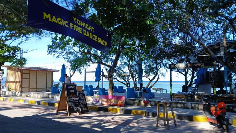 Gili Trawangan: Experience The Gili Fireshow with Cocktail - Gili Fireshow on the sand: what the 30 to 45 minutes is really like