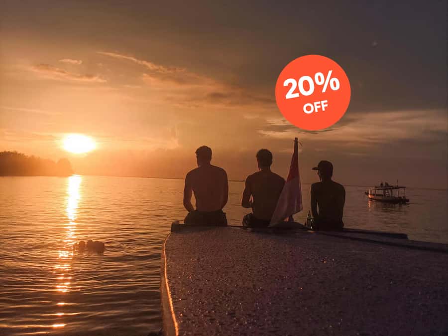 Gili Trawangan: Gili Islands Sunset Boat Tour and Snorkeling - Key things that make this tour worth a look
