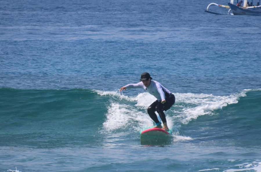Gili Trawangan: Private Beginner & Intermediate Surf Lessons - What you learn: paddling, standing up, and reading gentle breaks