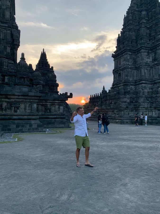 Guarantee Borobudur Structure, Sunrise Stumbu & Prambanan. - How Punthuk Setumbu sets the tone for the whole day