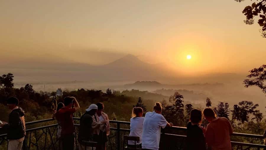 Guarantee Borobudur Structure, Sunrise Stumbu & Prambanan. - Pickup and drop-off in Yogyakarta, where you start matters
