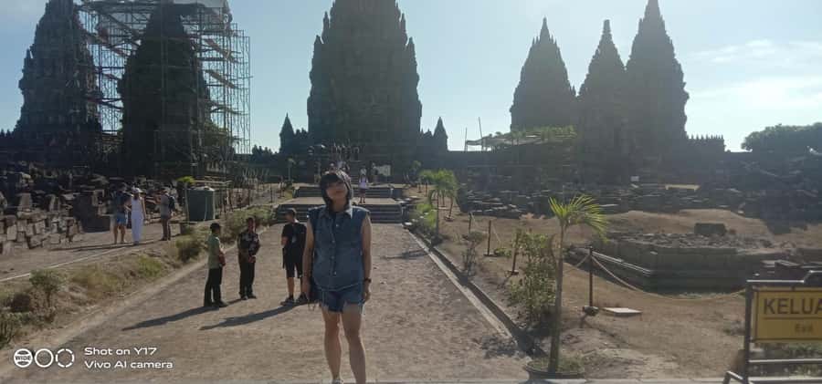 Guarantee Borobudur Temple Structure & Prambanan Temple. - Getting There: Pickup Choices and Daily Rhythm