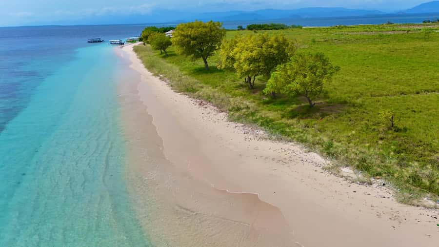 Hidden Gili's Lombok Snorkeling Daily Tour - From Senggigi and Kuta Mandalika: plan for a real transfer