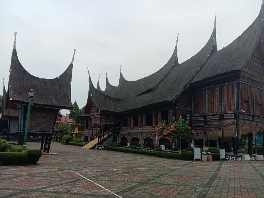 Indonesia Miniature in Park and Jakarta Highlights Tour - Logistics that affect your comfort: time, transport, and what’s included
