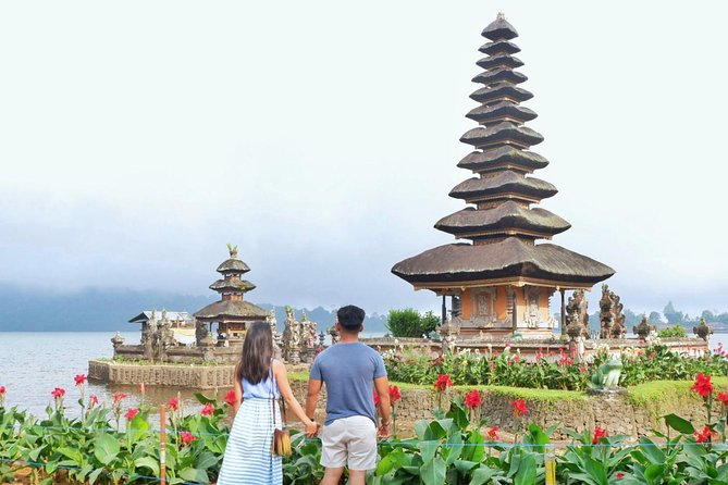 Instagram Tour in Bali: The Most Beautiful Spots - Stop 4: Ulun Danu Beratan Temple, a classic floating-temple look