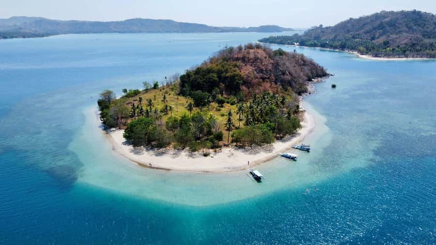 Island Hopping Gili Asahan, Gede, Rengit, Layar & Goleng - The real value of a 2-person private group at $172