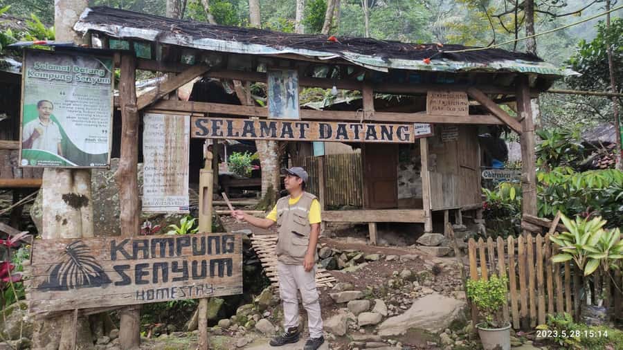 Jakarta: Active Volcano, Waterfall &beautiful local village - Tea plantation and food tasting in Subang: the breaks that make the day work