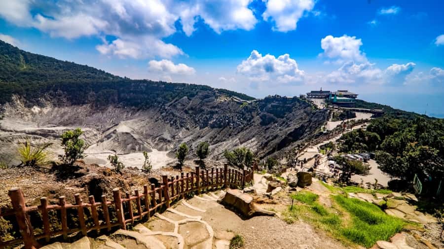 Jakarta: Bandung Volcano Day Tour - Jakarta to Bandung in 14 hours: the real rhythm