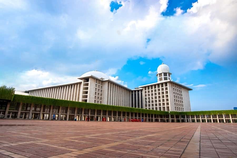 Jakarta: Full-Day Highlights Tour - Jakarta Cathedral and Glodok: one city, multiple faiths and communities