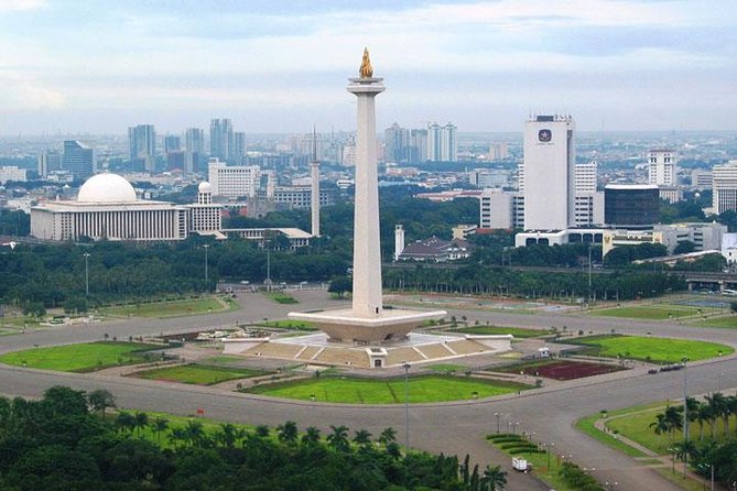 Jakarta Half-Day Guided Tour with a Private Fun Local Host - Merdeka Square and Monas: Independence at Full Scale