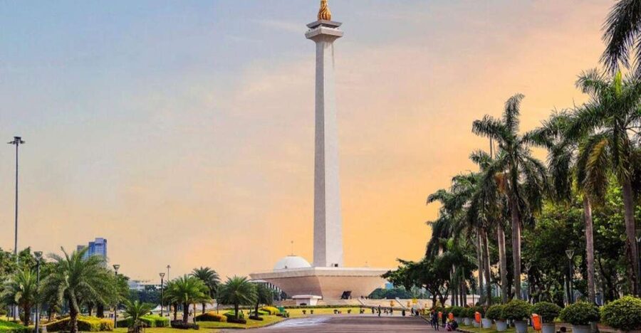 Jakarta: Private Full-Day Guided Tour Highlight of Jakarta - Sunda Kelapa Harbor: finish at a port that still works