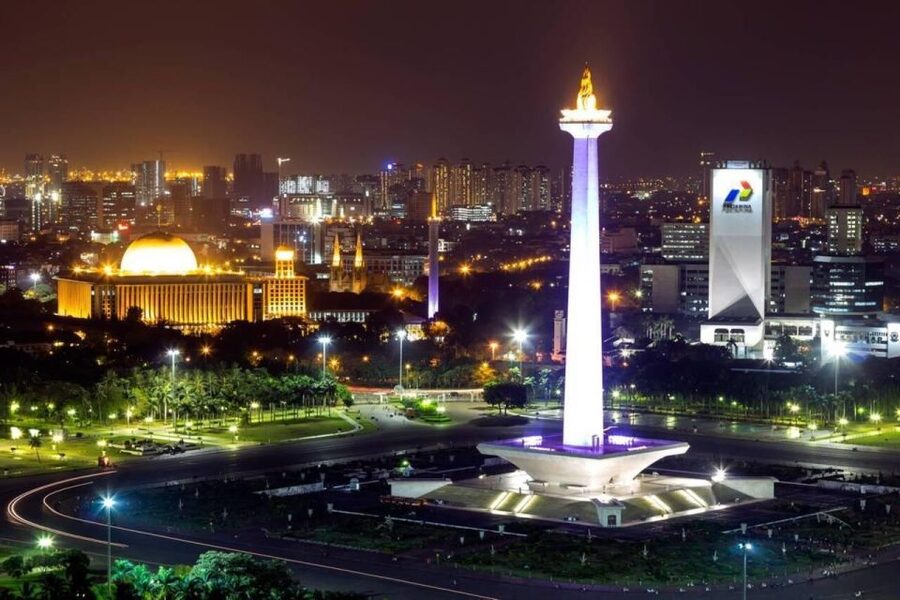Jakarta: Private Guided Sightseeing & Street Food Night Tour - New Chinatown to close the night: vendors, snacks, and easy conversation