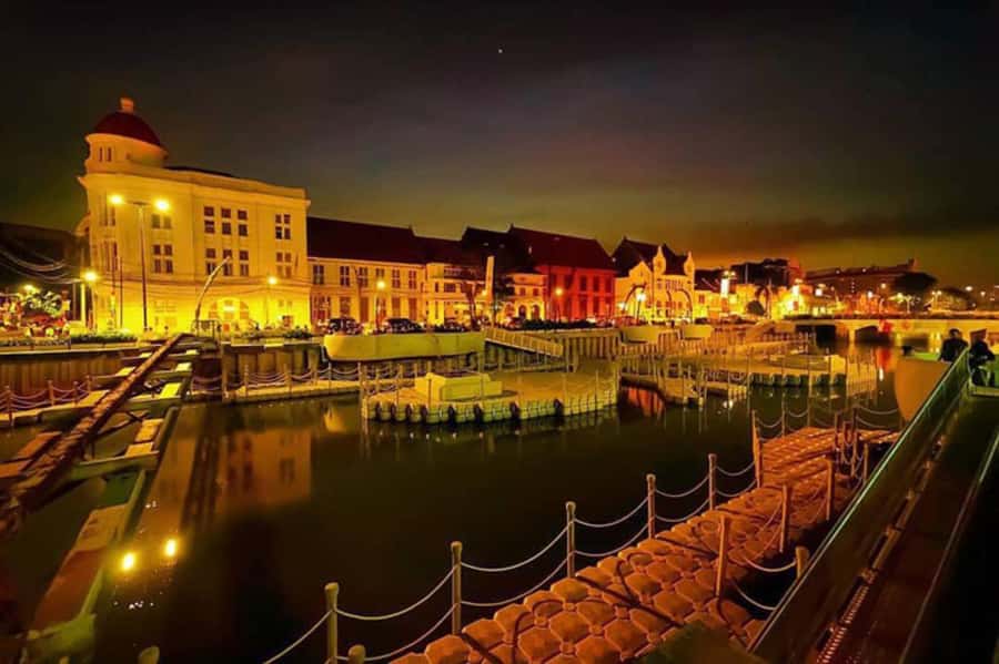Jakarta: Private Guided Sightseeing & Street Food Night Tour - Night city drive: lighting effects and Jakarta’s after-dark rhythm