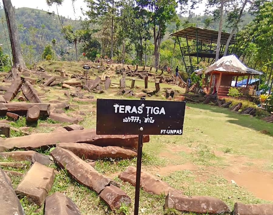Jakarta Private Tour : Situs Gunung Padang - Why Gunung Padang Takes the Long Trip Out of Jakarta