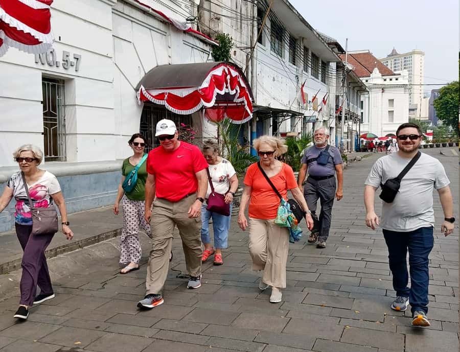 Jakarta Sightseeing Half-Day City Tour - National Monument Stop, the City’s Big Marker