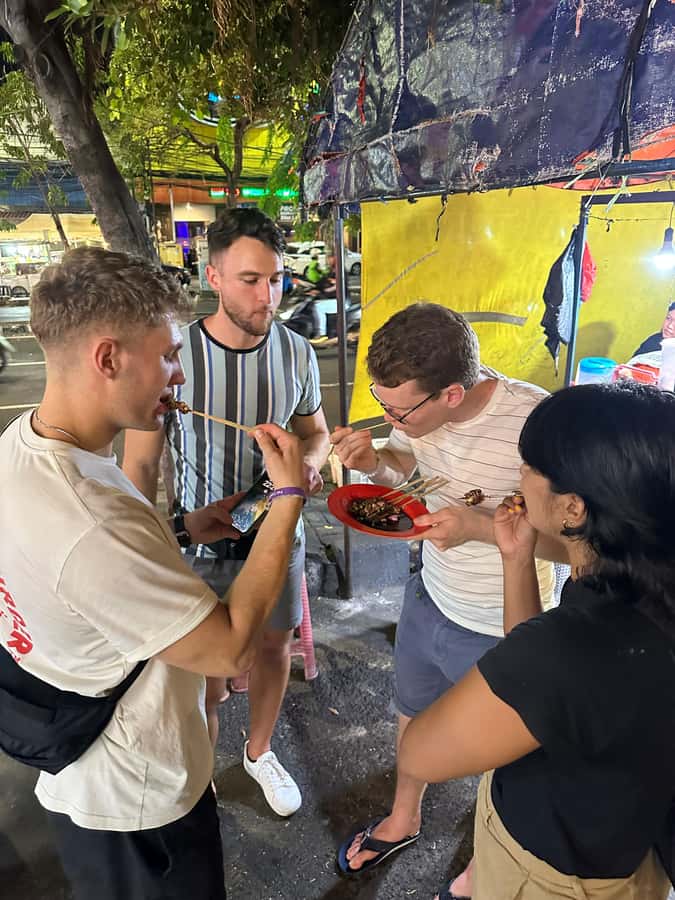 Jakarta: Street Food Tour with a Local Guide - Street Food in Jakarta, From Jalan Sabang to Glodok