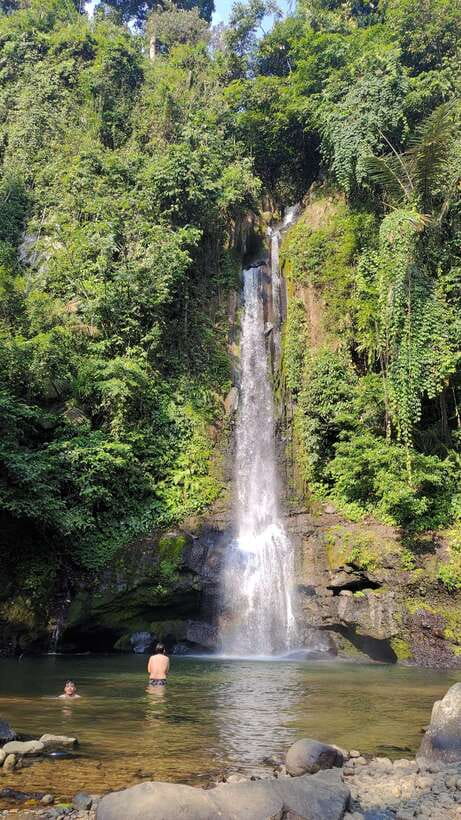 Jakarta to Bogor: Luhur Waterfall and Lake Lido Day Trip - Curug Luhur Waterfall: 30 Meters, 2.4 Kilometers, and Real Swim Time