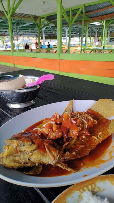 Jakarta to Bogor: Luhur Waterfall and Lake Lido Day Trip - Lake Lido Boat Ride and Sundanese Lunch: The Calm Side of the Day