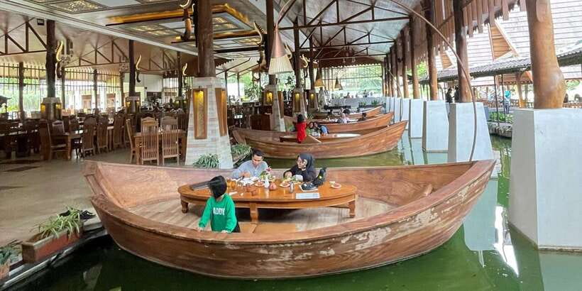 Jakarta: Volcano, Tea/Rice Fields, Hot Spring, Local Food - Key things you should know before you go