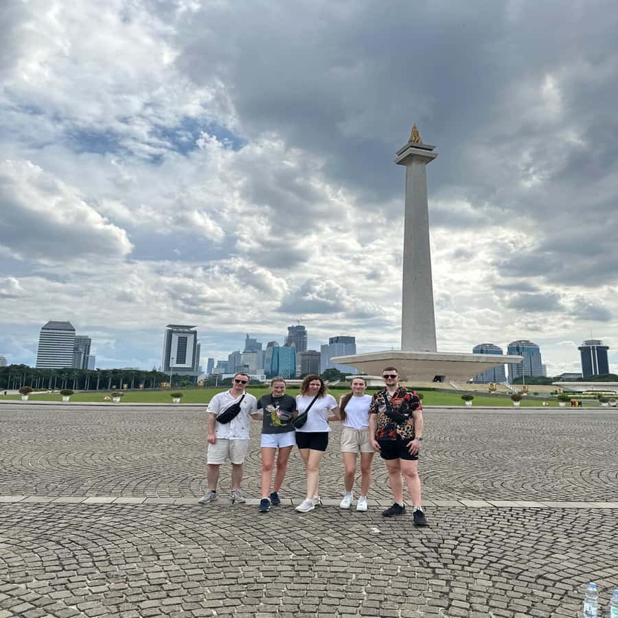 Jakarta Walking Tour: Explore Jakarta as the Locals do - Sunda Kelapa Harbor Boat Ride, Where the Waterfront Feels Alive