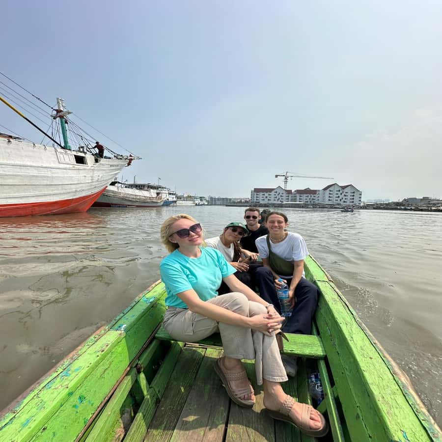 Jakarta Walking Tour: Explore Jakarta as the Locals do - Monas National Monument and the Diorama Museum