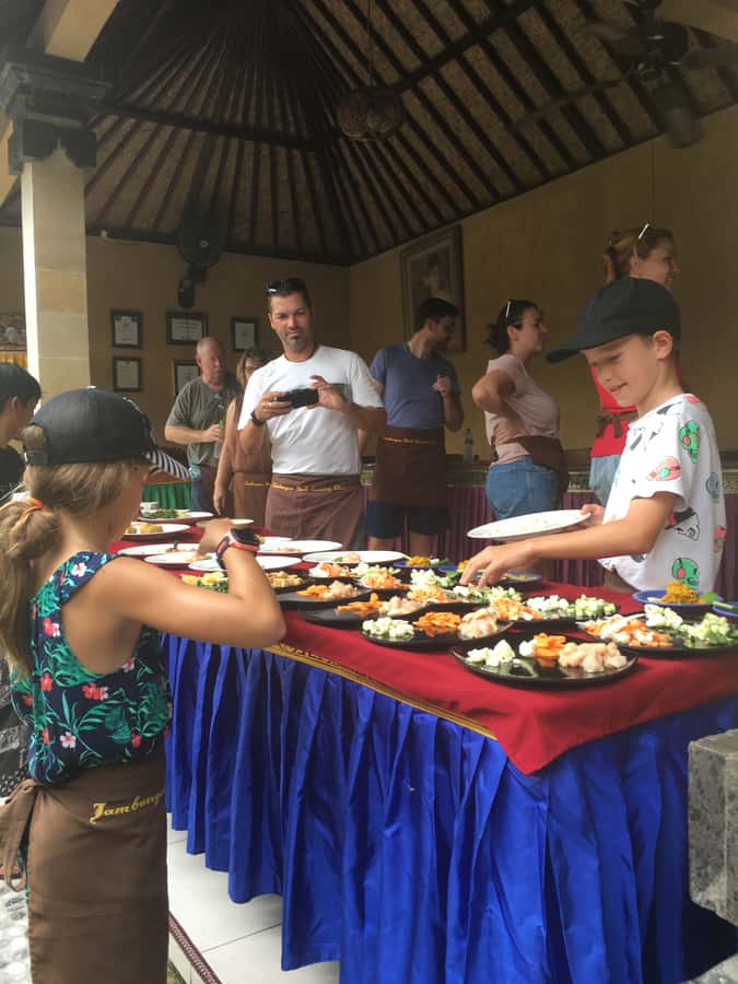 Jambangan bali cooking class with morning market tour - Market Tour in the Morning: Herbs, Spices, and Real Ingredient Choices