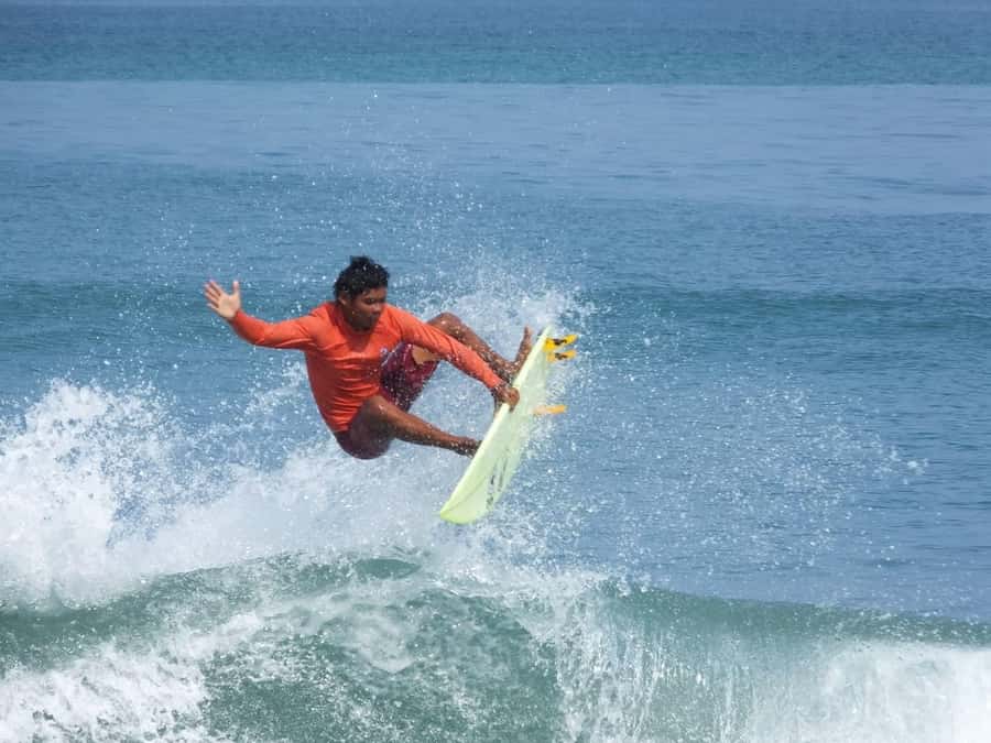 Kuta/Bali: Private Beginner & Intermediate Surf Lessons - What to Bring for a Smooth Session