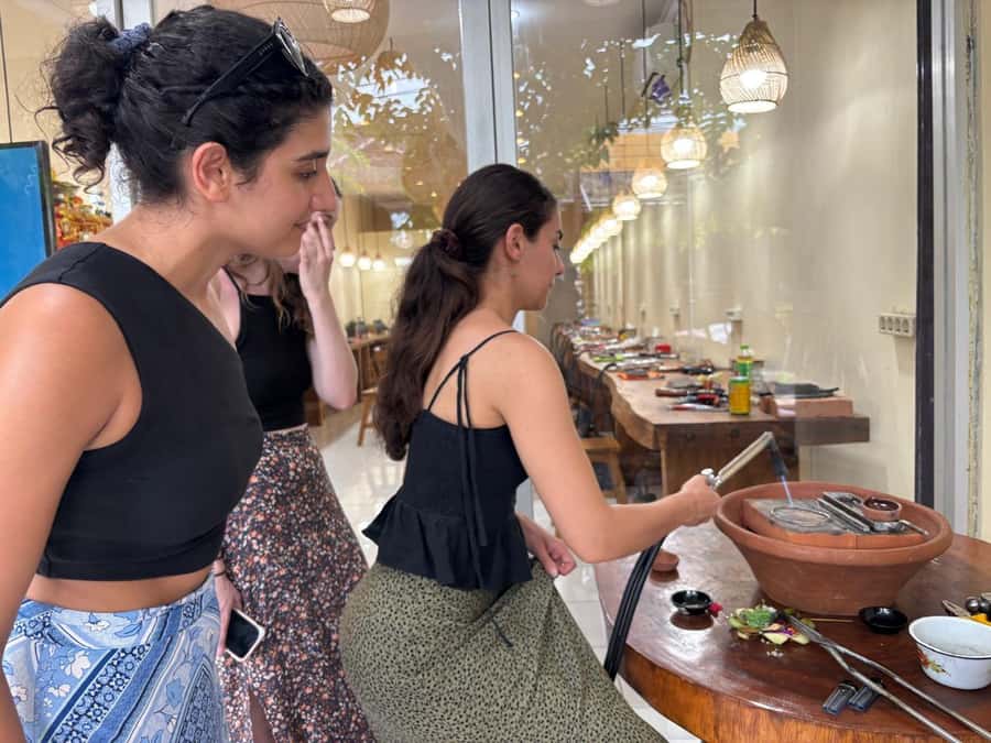 Kuta Bali Silver Making Class with 7 Grams of Silver - Comfort, Pace, and Group Size in the Air-Conditioned Studio