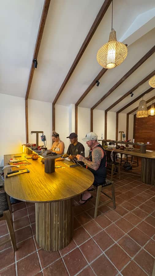 Kuta: Design Your Own Silver Jewelry with Photos Included - Entering The Legend Jewelry Classes Studio, with comfort built in