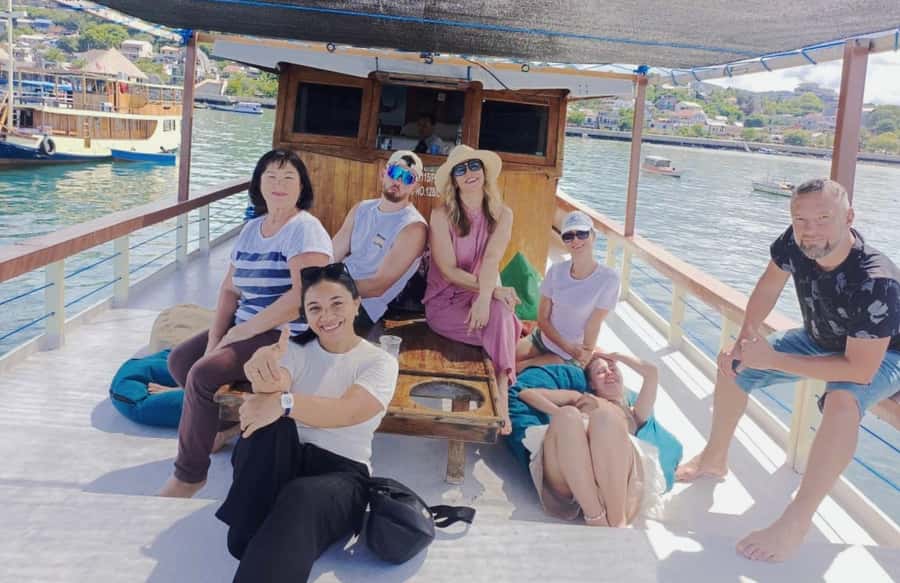 Labuan Bajo: 2D1N Komodo & Pink Beach Shared Boat Tour - Komodo Island with rangers: how the dragon walk stays safe