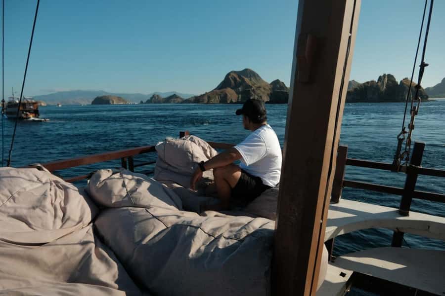 Labuan Bajo: 3-Day Komodo Island and Pink Beach Tour - Price and What You Actually Get for $314