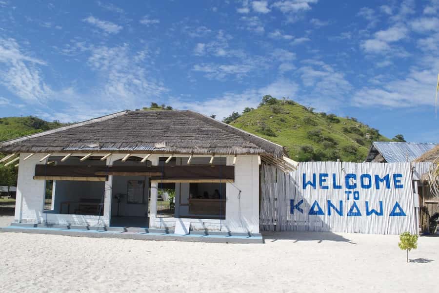Labuan Bajo: Swim and Snorkel Komodo Island Trip with Lunch - Secret Marine Stop, then Kanawa Island Snorkeling