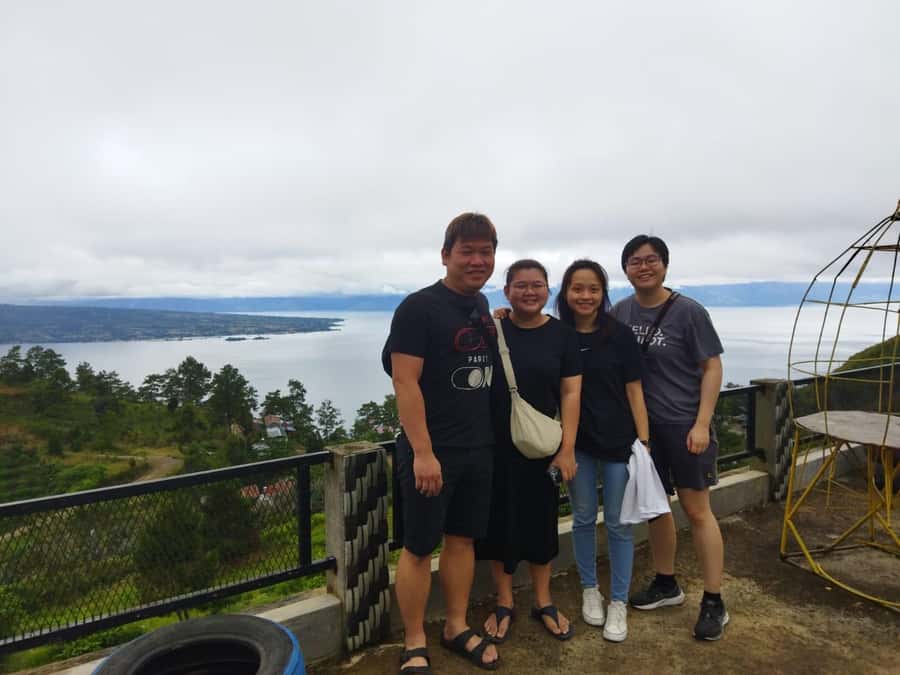 Lake Toba Fullday Tour from Medan - Arts and crafts market visit: useful if you want real keepsakes