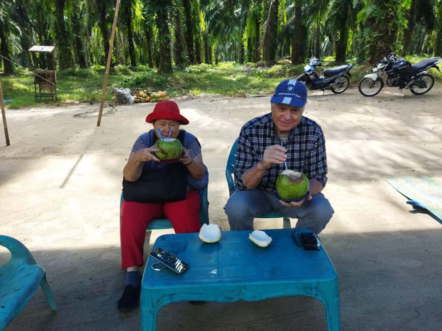 Lake Toba Fullday Tour from Medan - Lunch in Parapat: a simple meal break that can be better than expected