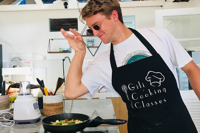 Learn to cook Indonesian food at Gili Cooking Classes Trawangan - Cooking Indonesian food in an open-air kitchen on Gili Trawangan