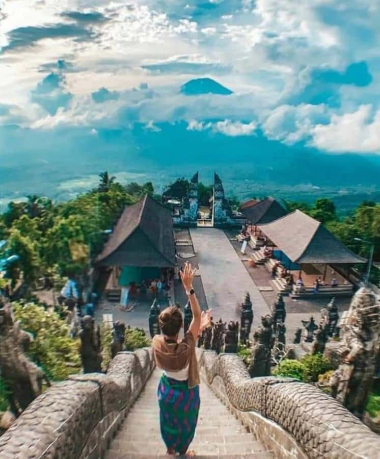 Lempuyang Gate Heaven: Best Famous Spots for Instagram - Lahangan Sweet sunrise by jeep: the weather-sensitive photo moment