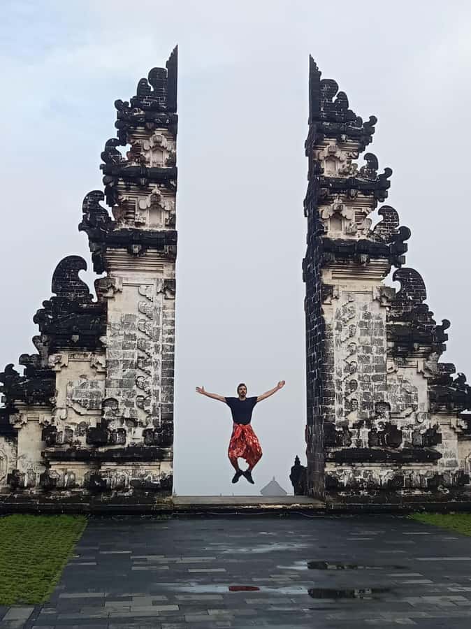 Lempuyang Gate Heaven: Best Famous Spots for Instagram - Tirta Gangga water garden: pretty photos without rushing