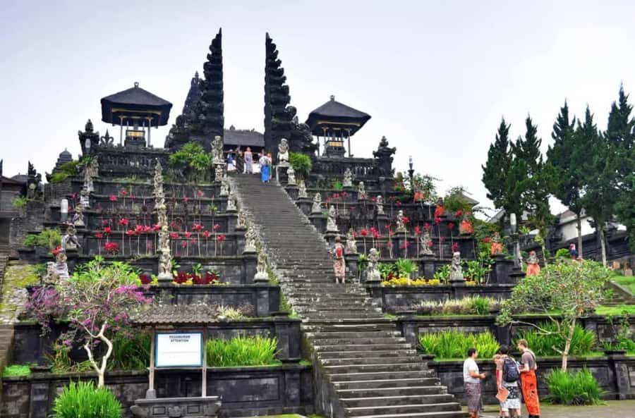 Lempuyang Gate Heaven: Best Famous Spots for Instagram - Tukad Cepung waterfall: the cave effect that makes photos pop