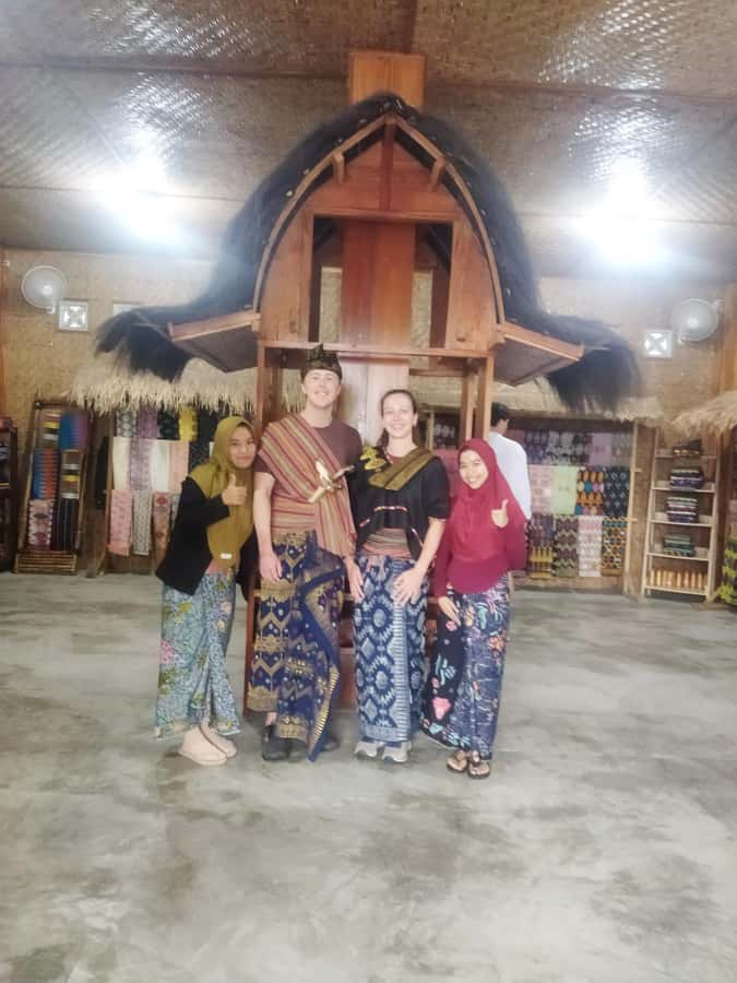Lombok: Benang Stokel and Kelambu Falls Tour & Beach Sunset - Sukerara weaving village: meeting Sasak weavers and trying the loom