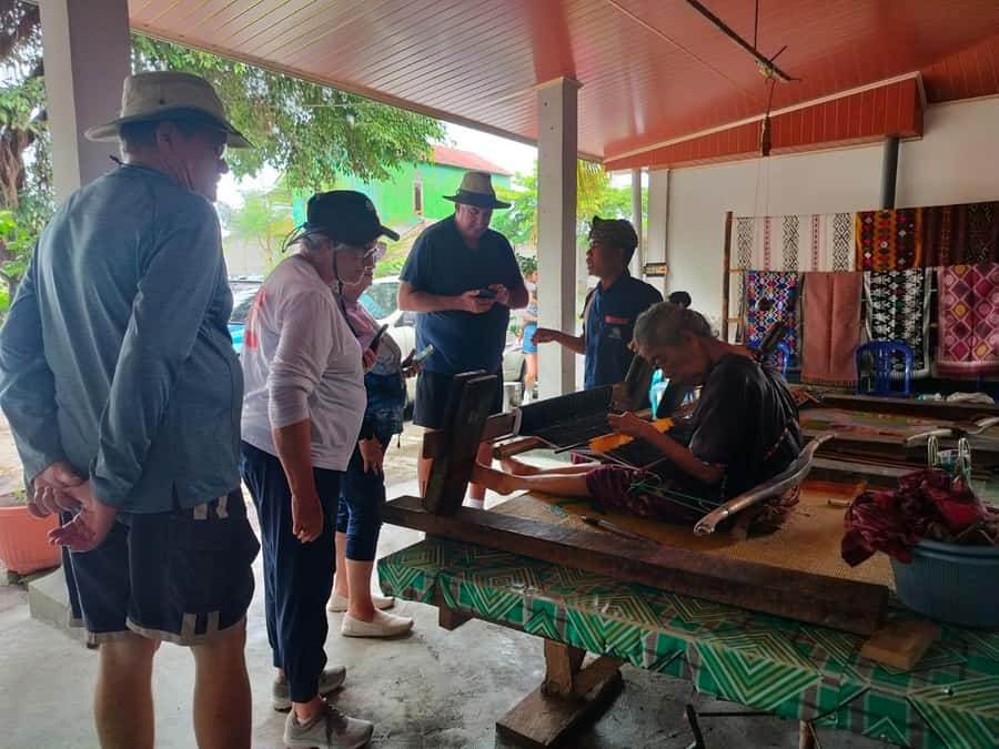 Lombok: Cultural Day Tour & Beach Pickup Cruise Port/Hotel - Sukarara Village: Watching Traditional Weaving Up Close