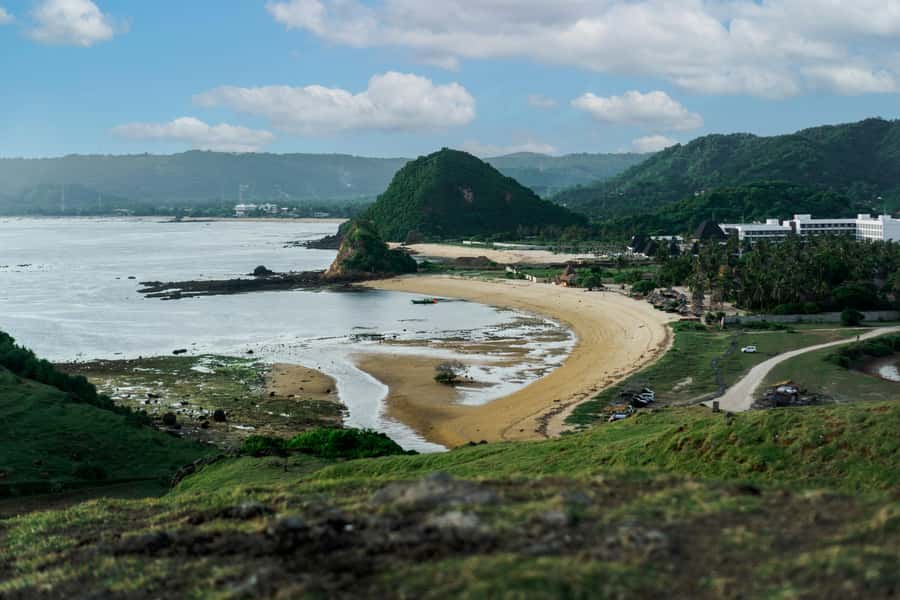 Lombok Epic: Exclusive Surfing, Beaches, and Sunset Hills - What you should pack for a wet, sunny, long day