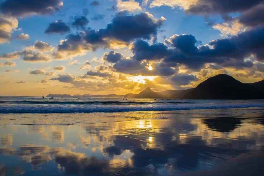 Lombok Epic: Exclusive Surfing, Beaches, and Sunset Hills - Timing and the 10-hour reality