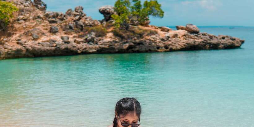 Lombok Pink Beach Boat Trip : Snorkeling & Relaxing - Gili Pasir sandbar: wide sand, starfish spotting, and open-sky calm