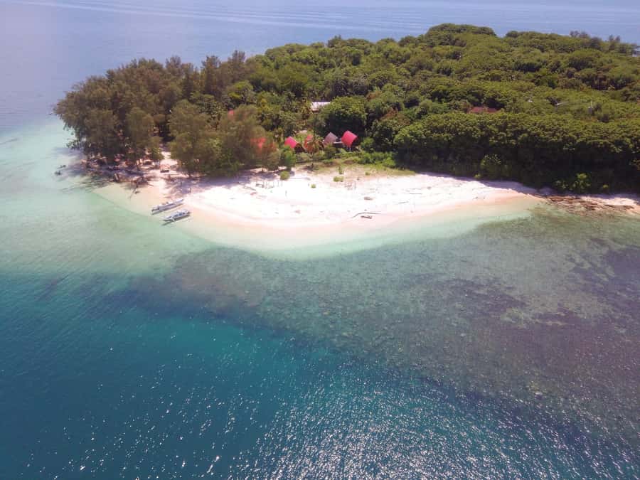 Lombok Secret Gili: Island Hopping & Snorkelling Trip - Gili Kedis: the final mini-island vibe and best photo moments