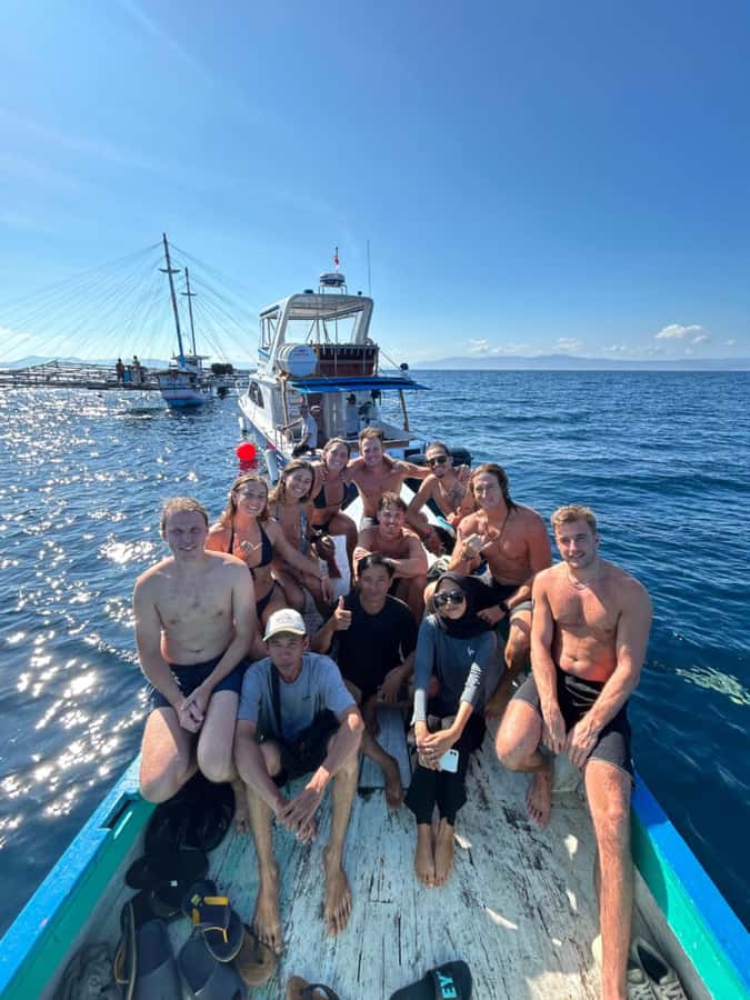 Lombok : Sharing Whale Shark Tour 2 Day 1 Night Sumbawa - Day 2: the 04:00 departure and the whale shark snorkeling window