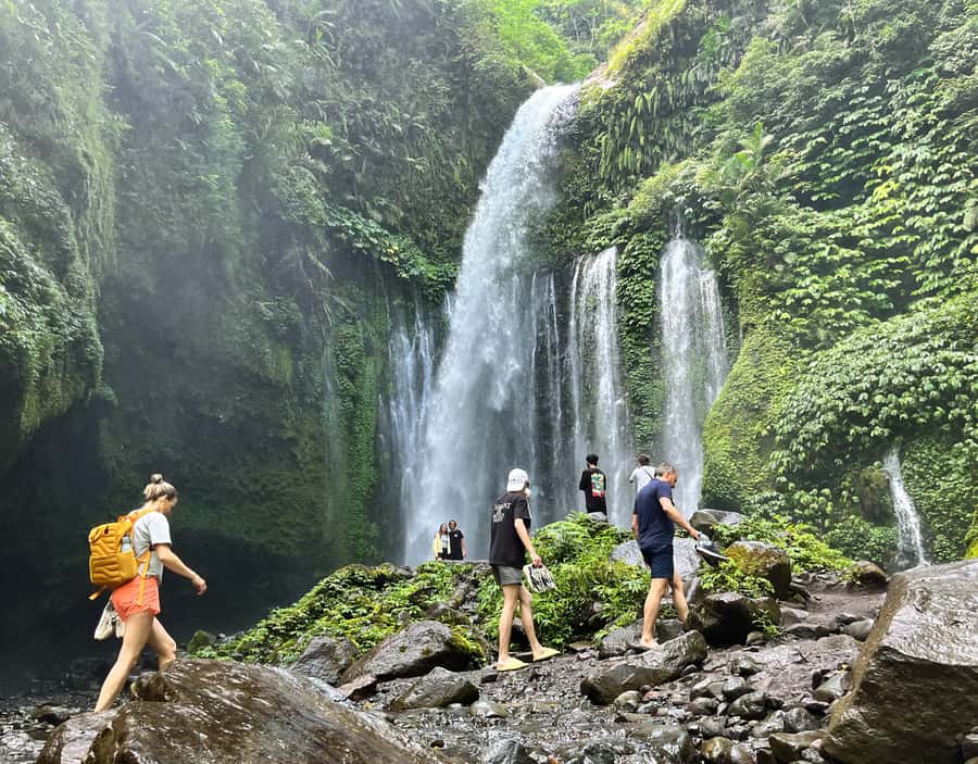 Lombok Spectacular: Waterfalls, Selong Hill & Pusuk Sembalun - Sendang Gile Waterfall: the peaceful start in a tropical forest